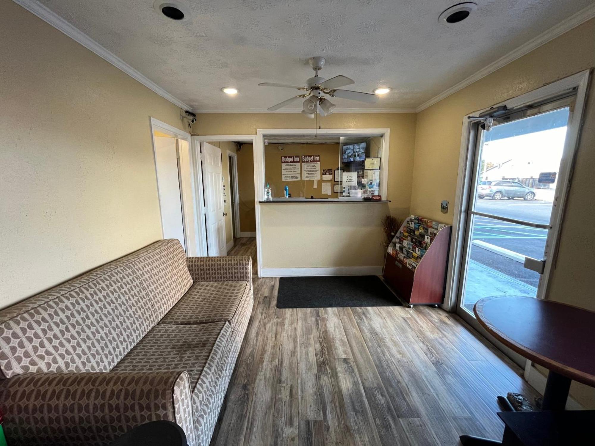 Budget Inn By Oyo Nassawadox Hwy 13 Exterior photo